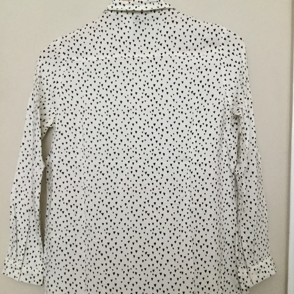 H&M Size 4 Minimal Hearts Off White 3/4sleeves Button down with chest POCKETS! - Picture 7 of 12